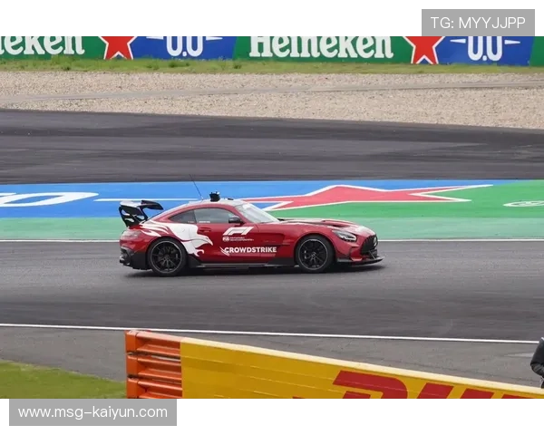 2026年F1新增超车模式：后车距前车1秒内可激活额外电能输出